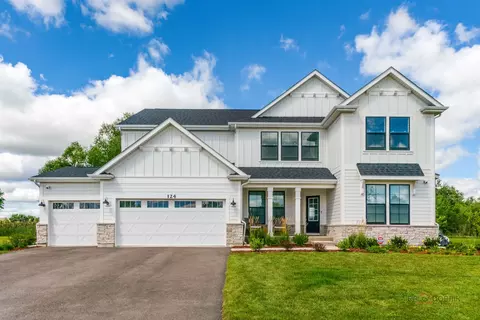 124 Tournament Dr E, Hawthorn Woods, IL 60047