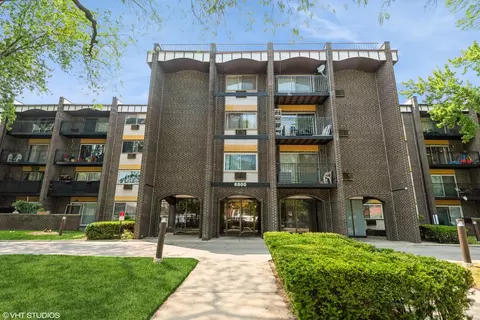 6800 N California Ave #2Q, Chicago, IL 60645