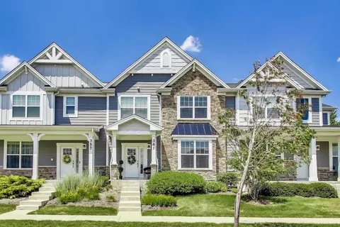 361 Hoffmann Dr, Buffalo Grove, IL 60089