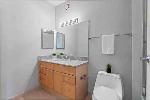 Bath - Undisclosed, Chicago, IL 60611 photo 3 of 3