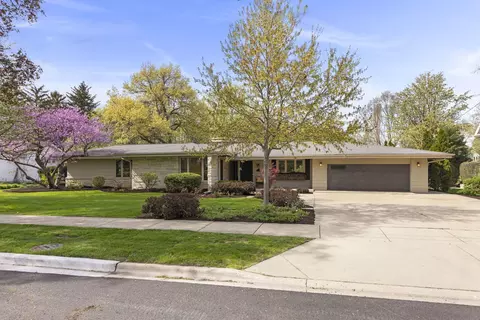 606 Lakeview Ter, Glen Ellyn, IL 60137
