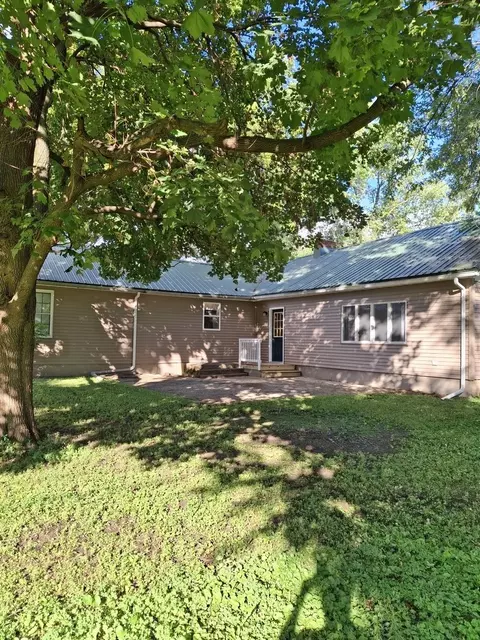 Exterior - 304 Depot St, Walnut, IL 61376 photo 2 of 2
