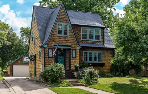 828 N 9th St, Dekalb, IL 60115