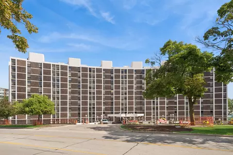 1500 Sheridan Rd #10E, Wilmette, IL 60091