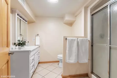 Bath - 402 Berry Rd, Barrington, IL 60010 photo 2 of 2