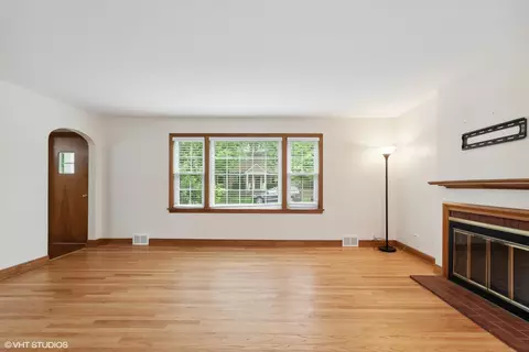 Living - 402 Berry Rd, Barrington, IL 60010 photo 1 of 3
