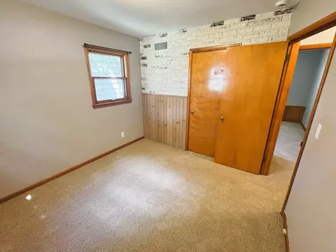 Bedroom - 516 Assembly Pl, Dixon, IL 61021 photo 4 of 5