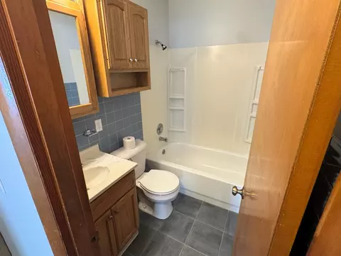 Bath - 516 Assembly Pl, Dixon, IL 61021 photo 1 of 1