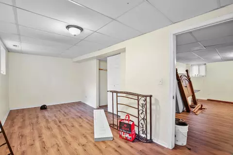 Bedroom - 1036 E Hyde Park Blvd, Chicago, IL 60615 photo 4 of 4