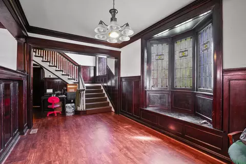Entry Way - 1036 E Hyde Park Blvd, Chicago, IL 60615 photo 1 of 3