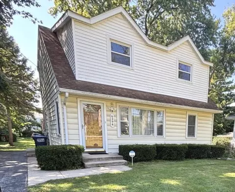 6294 Woodward Ave, Downers Grove, IL 60516