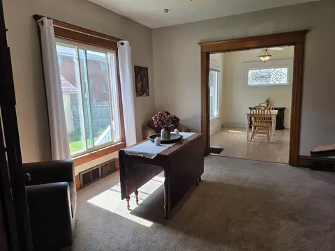 117 5th St, Aurora, IL 60505 photo 3
