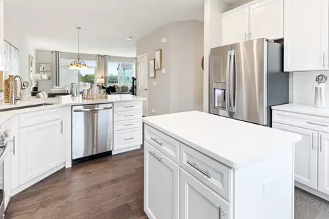 525 Red Oak Cir, Volo, IL 60020 photo 8