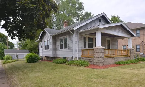 923 17th St, Rockford, IL 61104