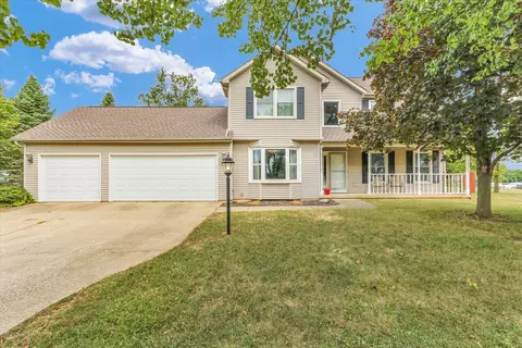 702 W Northridge Dr, Mahomet, IL 61853