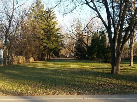 475 Bellaire Ave, Des Plaines, IL 60016
