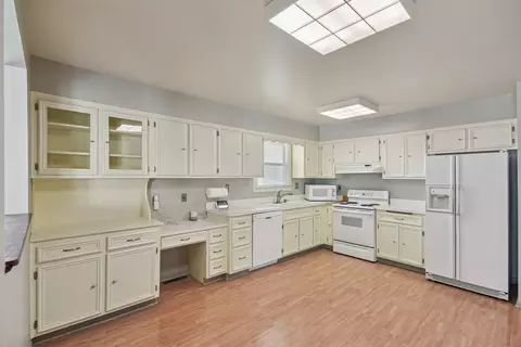 Kitchen - 1316 Trend Dr, Morris, IL 60450 photo 4 of 4