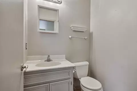 Bath - 1316 Trend Dr, Morris, IL 60450 photo 2 of 2