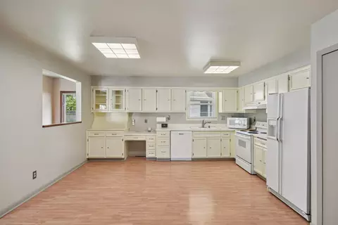 Kitchen - 1316 Trend Dr, Morris, IL 60450 photo 3 of 4