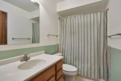 Bath - 1316 Trend Dr, Morris, IL 60450 photo 1 of 2