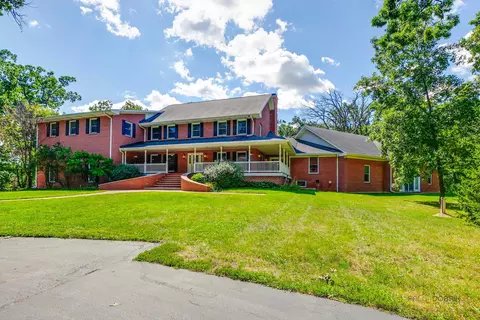 28232 N Gilmer Rd, Mundelein, IL 60060