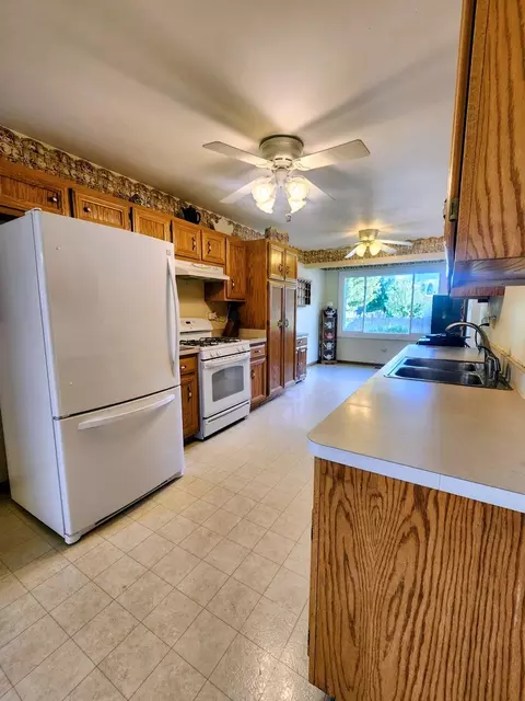 Kitchen - 1900 Mystic Dr, Plainfield, IL 60586 photo 2 of 2