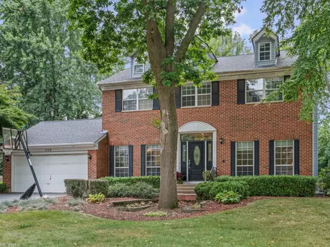 920 Plymouth Ct, Algonquin, IL 60102