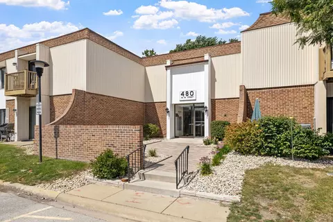 480 74th St #105, Downers Grove, IL 60516