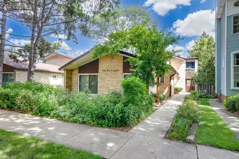 5961 N East Circle Ave #2D, Chicago, IL 60631