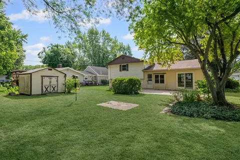 Exterior - 533 Wendt Ave, East Dundee, IL 60118 photo 4 of 5