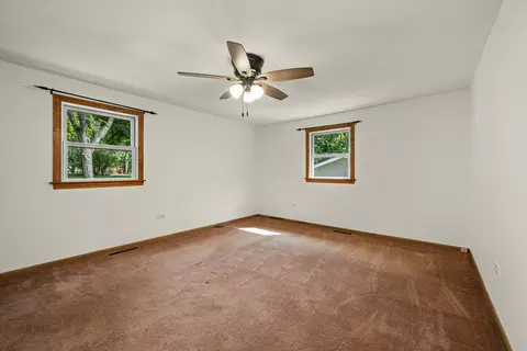 Bedroom - 533 Wendt Ave, East Dundee, IL 60118 photo 4 of 4