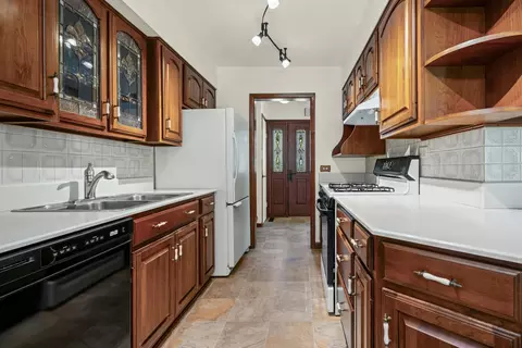 Kitchen - 533 Wendt Ave, East Dundee, IL 60118 photo 1 of 1
