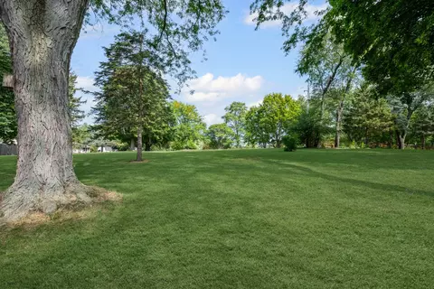 Exterior - 533 Wendt Ave, East Dundee, IL 60118 photo 3 of 5