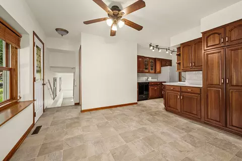Entry Way - 533 Wendt Ave, East Dundee, IL 60118 photo 1 of 1