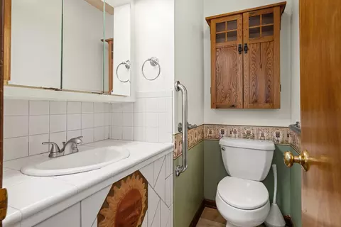 Bath - 533 Wendt Ave, East Dundee, IL 60118 photo 1 of 2