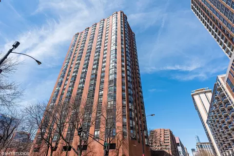 899 S Plymouth Ct #1710, Chicago, IL 60605