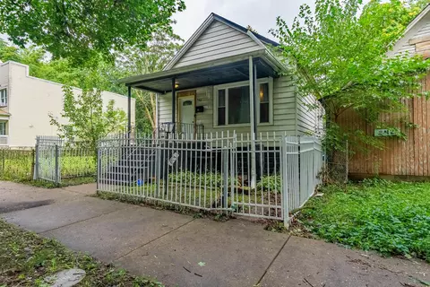 244 W 117th St, Chicago, IL 60628