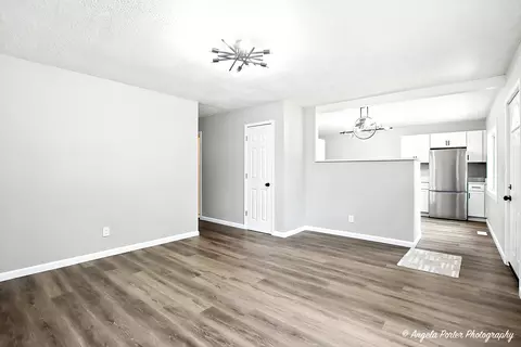 Living - 2029 Gideon Ave, Zion, IL 60099 photo 2 of 3