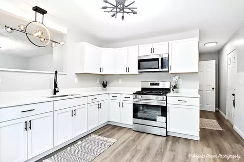 Kitchen - 2029 Gideon Ave, Zion, IL 60099 photo 1 of 4