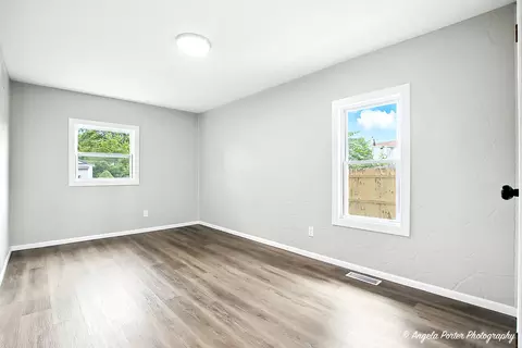 Bedroom - 2029 Gideon Ave, Zion, IL 60099 photo 3 of 4
