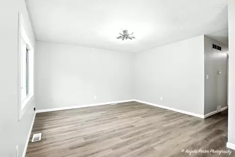Living - 2029 Gideon Ave, Zion, IL 60099 photo 3 of 3