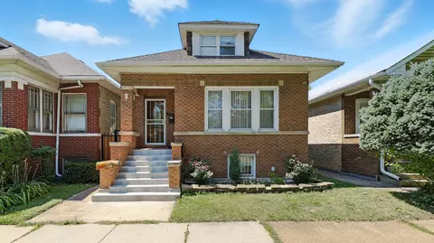 5242 N Kimball Ave, Chicago, IL 60625