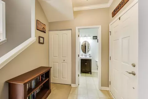 Entry Way - 1113 Draper Rd, Mchenry, IL 60050 photo 1 of 1
