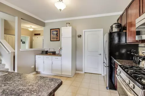 Kitchen - 1113 Draper Rd, Mchenry, IL 60050 photo 3 of 3