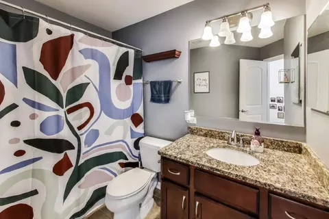 Bath - 1113 Draper Rd, Mchenry, IL 60050 photo 2 of 3