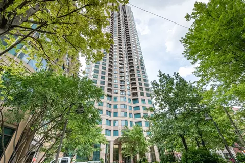 400 N La Salle Dr #2409, Chicago, IL 60654