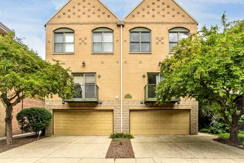 414 Wisconsin Ave #E, Oak Park, IL 60302
