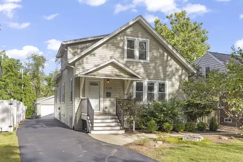 1119 Santa Rosa Ave, Wheaton, IL 60187
