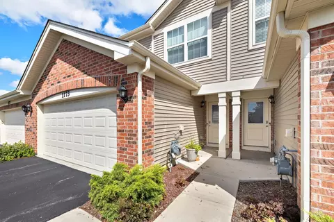 1173 Amber Dr, Cary, IL 60013