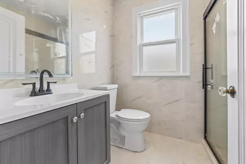 Bath - 3237 W 83rd Pl, Chicago, IL 60652 photo 1 of 2